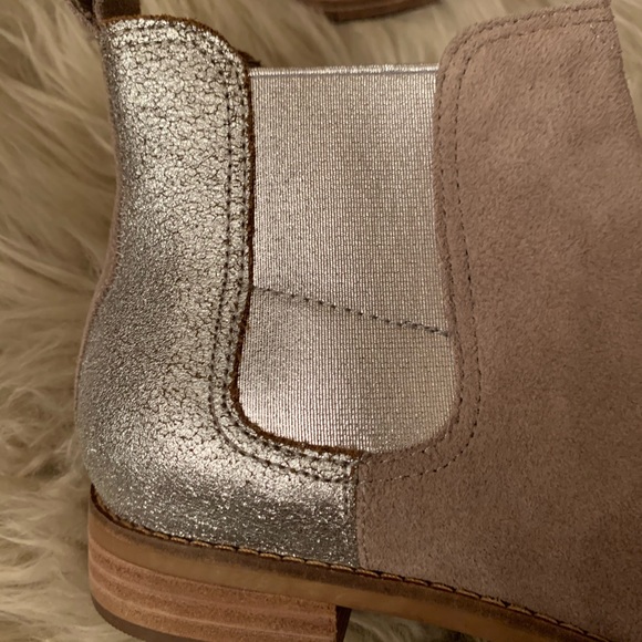 Toms Women's Ella Desert Taupe Suede boots - Picture 9 of 14